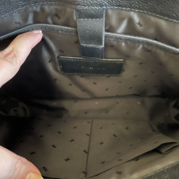 Michael Kors Black Leather Messenger Briefcase With Adjustable Strap & Interior - Picture 5 of 10
